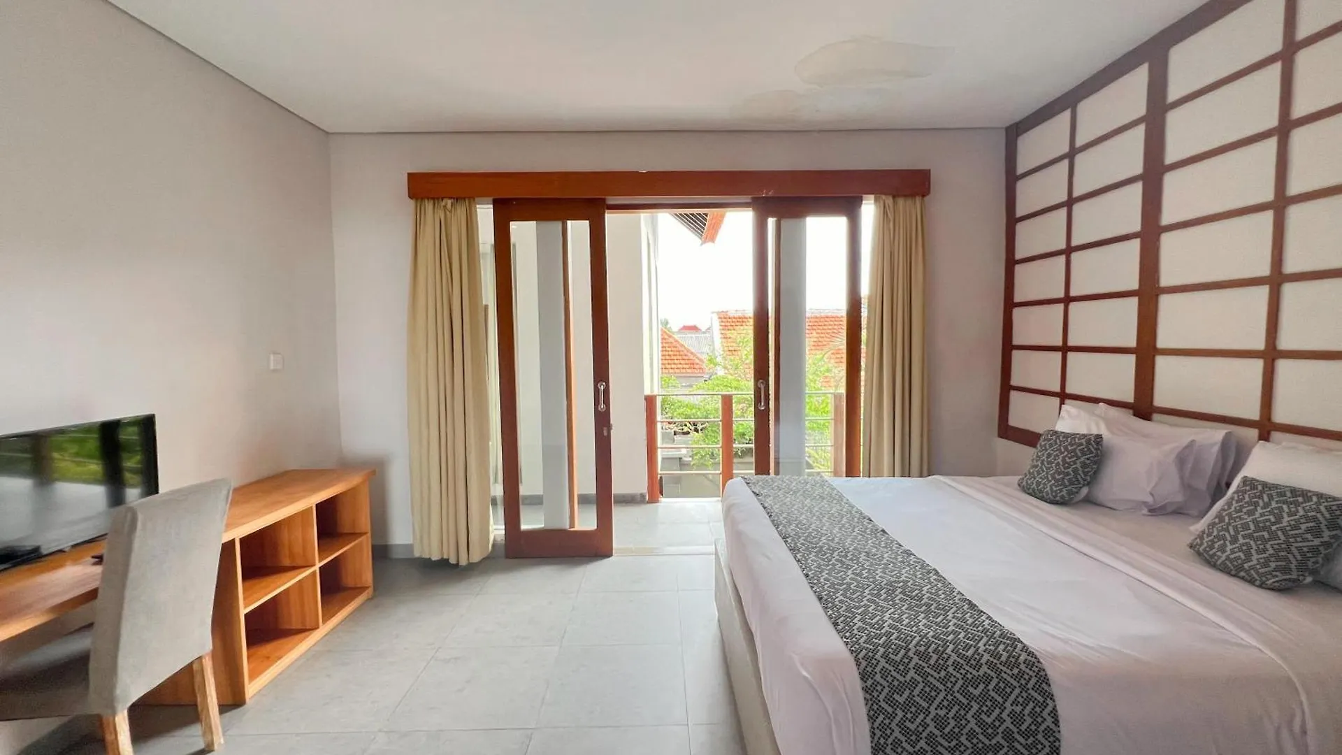 Apple Villa & Suite Seminyak 4*,