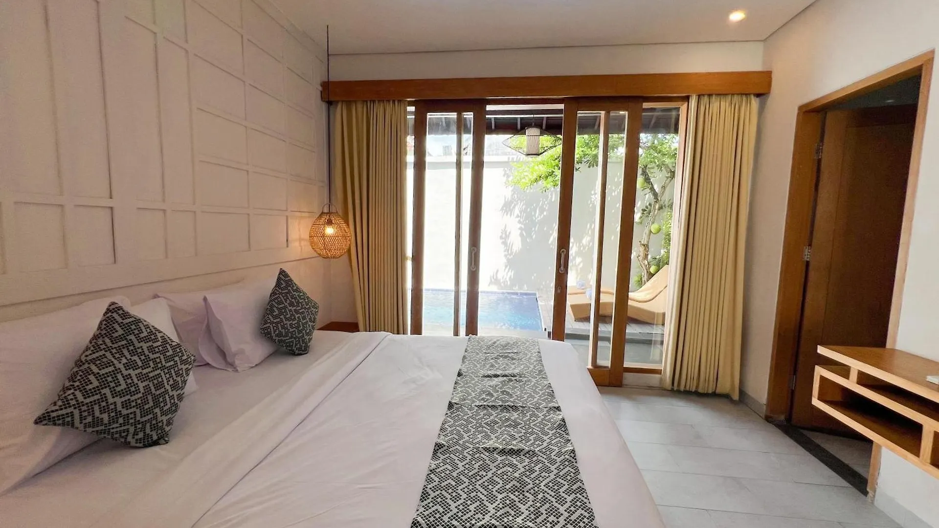 **** Ferienpark Apple Villa & Suite Seminyak Indonesien