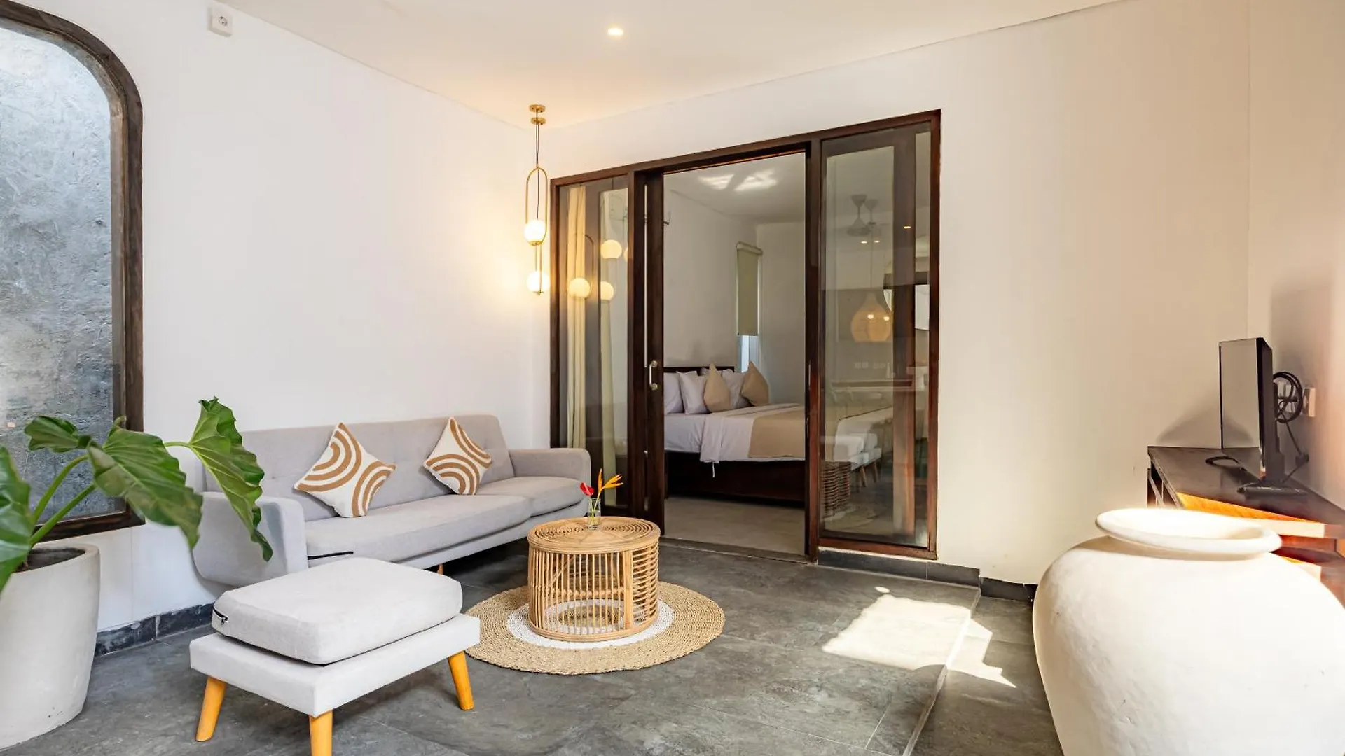 Apple Villa & Suite Seminyak