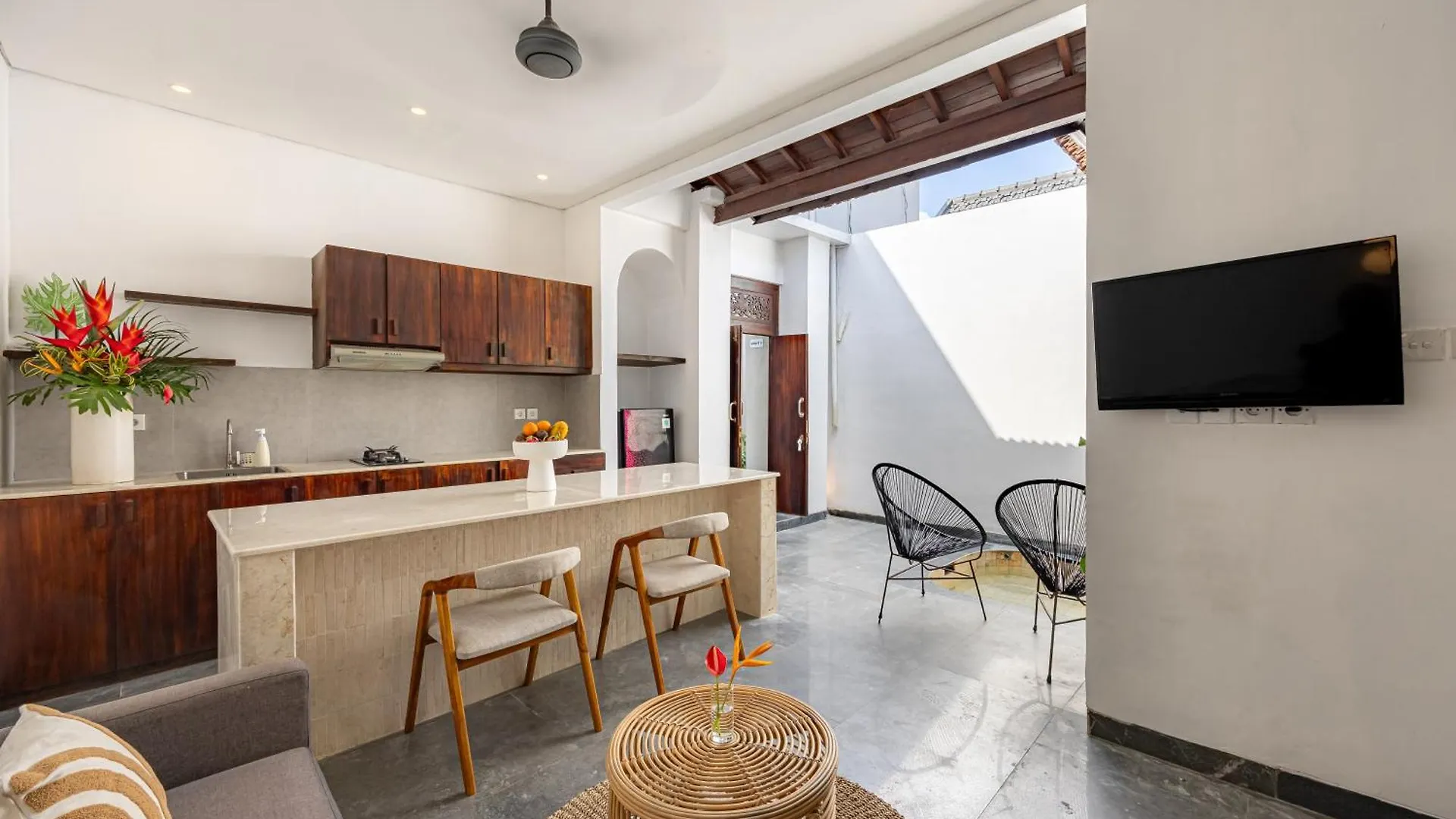 Apple Villa & Suite Seminyak