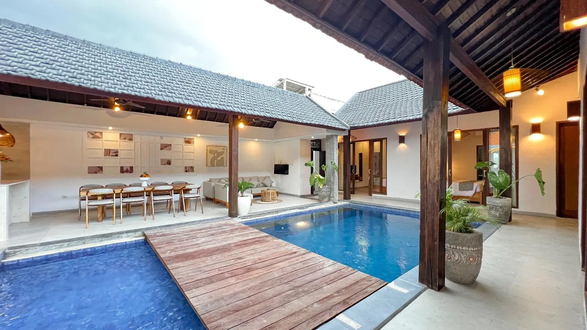 Apple Villa & Suite Seminyak Holiday park