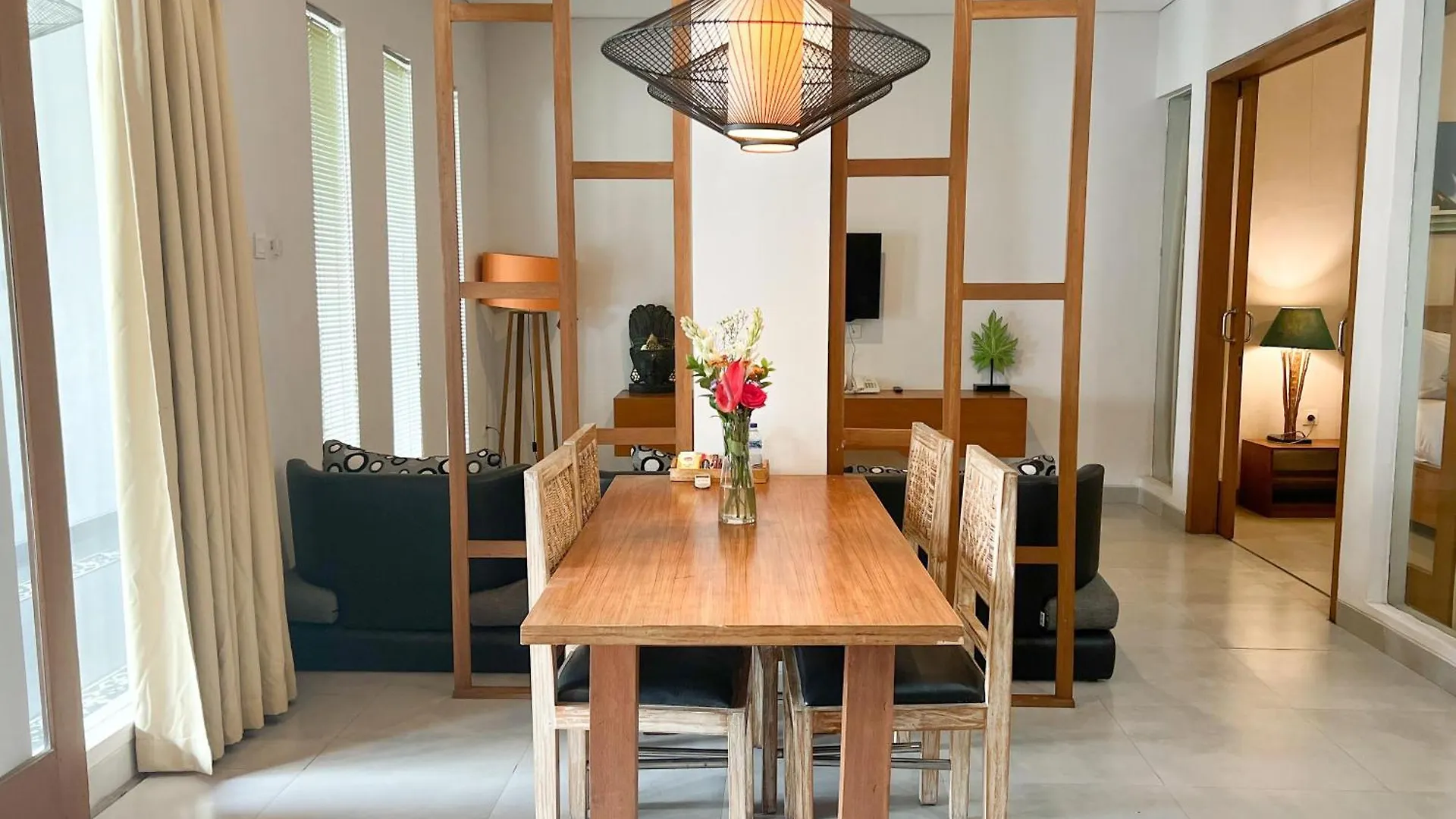 Apple Villa & Suite Seminyak Indonesia