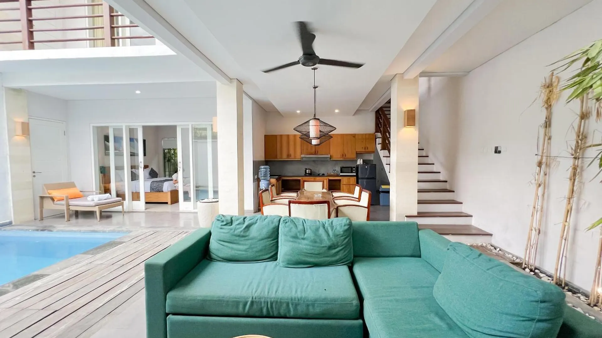 Apple Villa & Suite Seminyak Indonesia